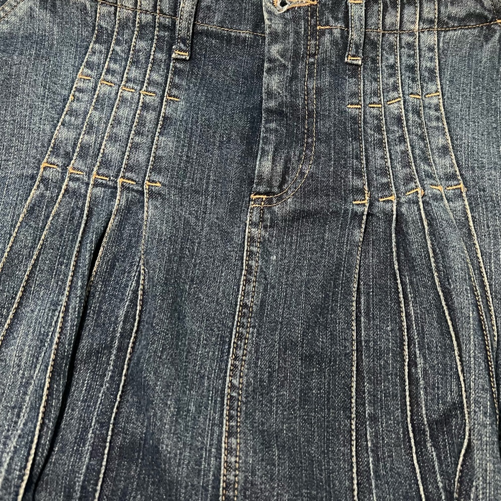 Burberry London Denim Skirt Size Large - Picture 9 of 17
